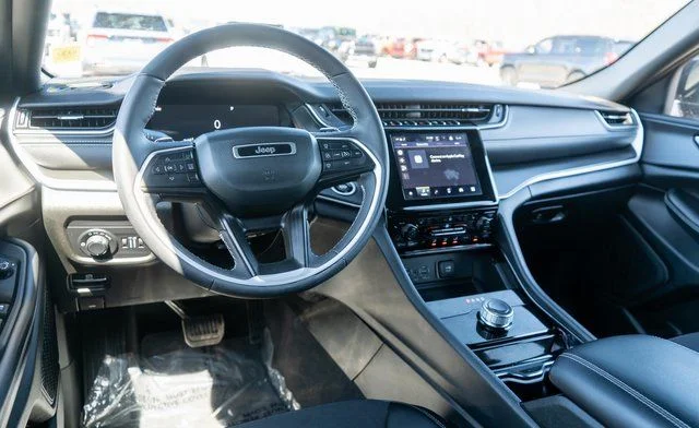 Used 2023 Black Jeep Altitude X image 13