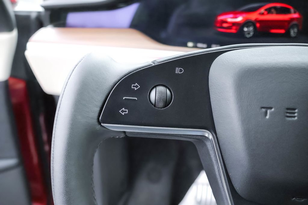 Used 2024  Tesla Base image 14