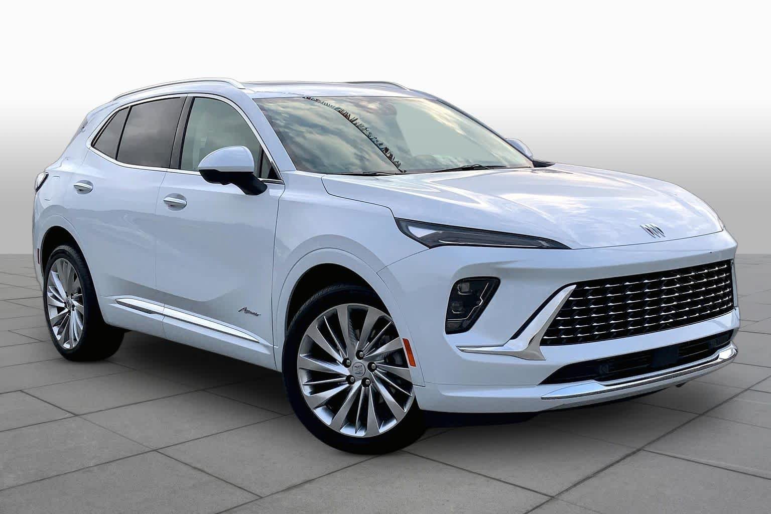 Used 2026 Iridescent White Tricoat Buick Avenir image 3