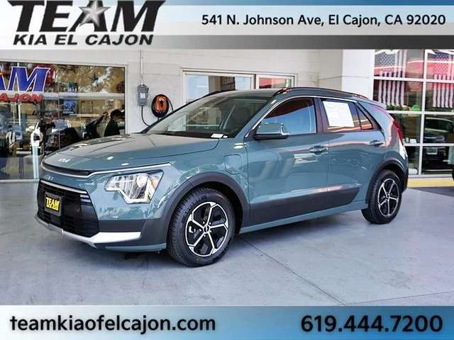 Certified Used 2023 Green Kia EX image 5