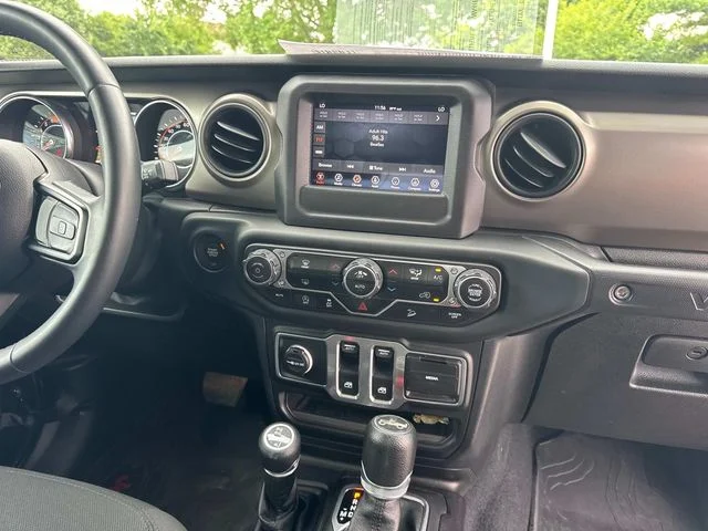 Used 2018 Black Jeep Sport S image 22