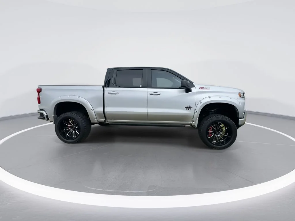 Used 2020 Silver Chevrolet RST image 9