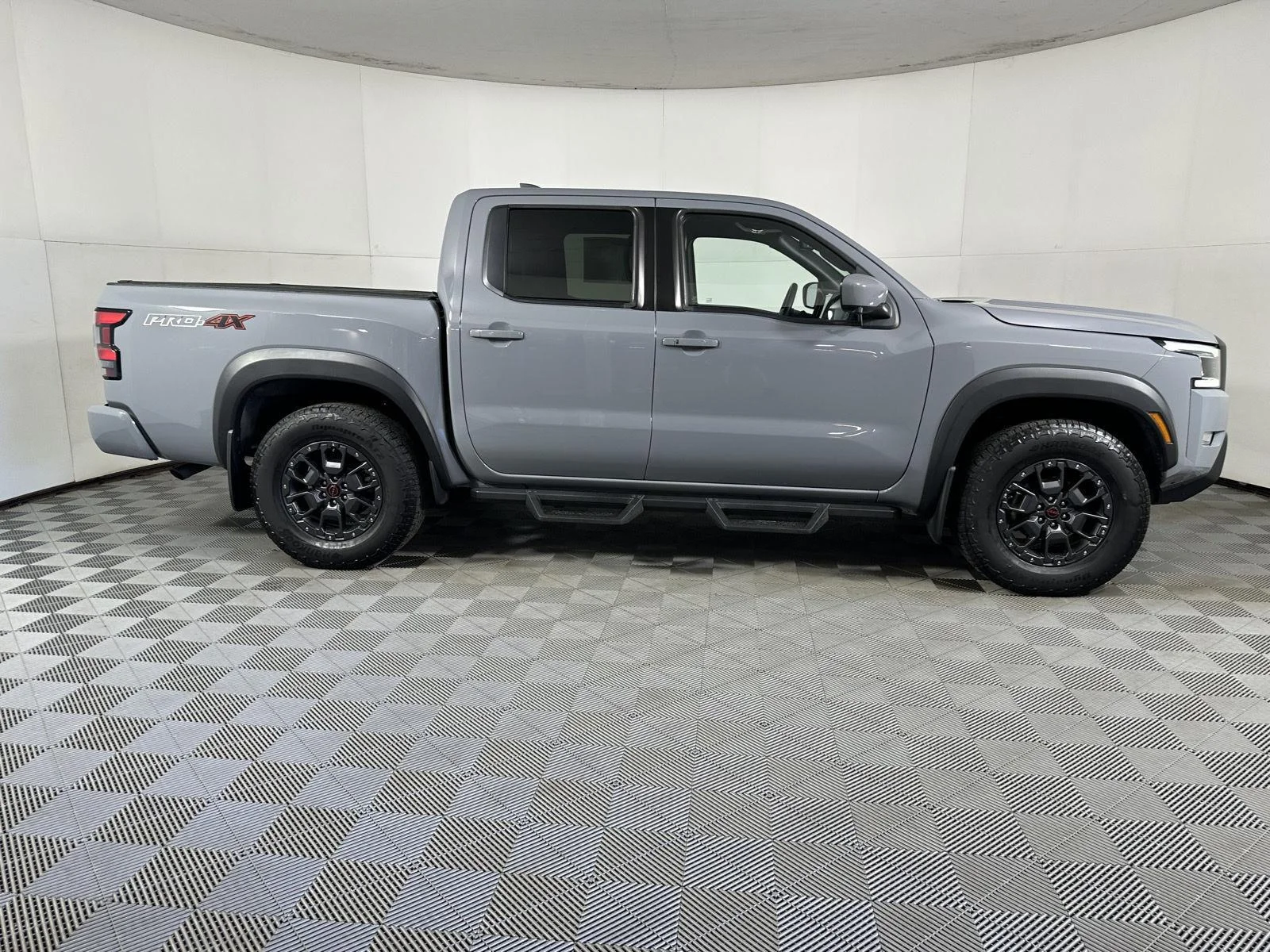 Used 2023 Boulder Gray Pearl Nissan PRO-4X image 22