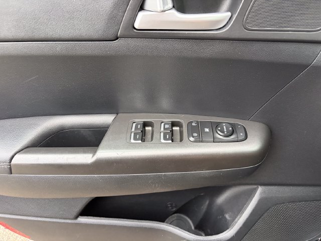 Certified Used 2022 Pacific Blue Kia LX image 27