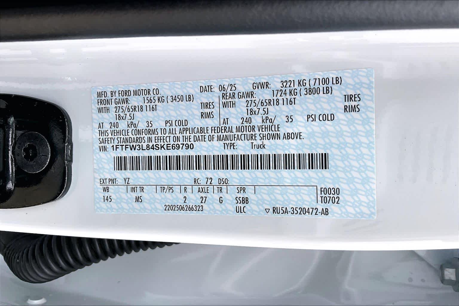 Used 2025 Oxford White Ford XLT image 32