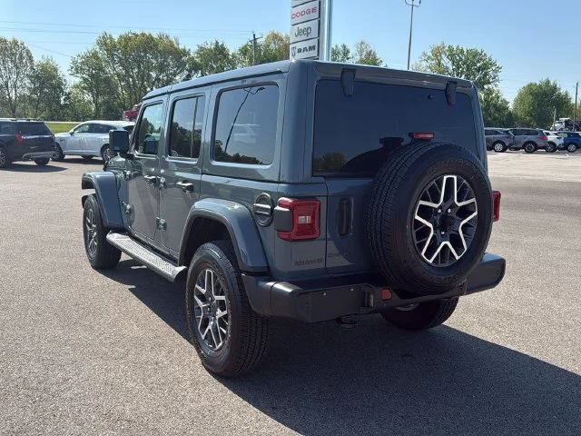 New 2026 Gray Jeep Sahara image 15