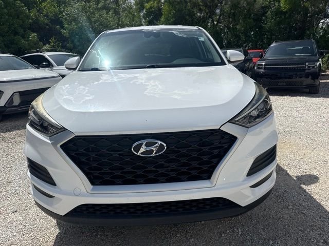 Used 2021 White Hyundai SE image 2
