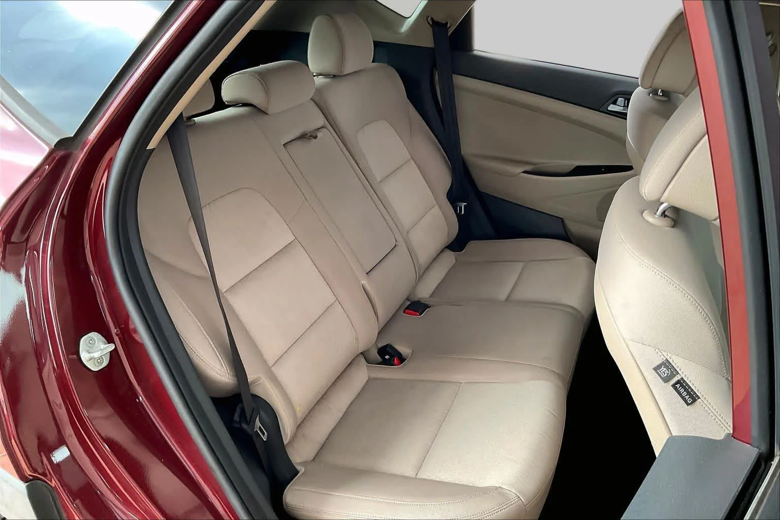 Used 2016 Ruby Wine Hyundai Eco image 19