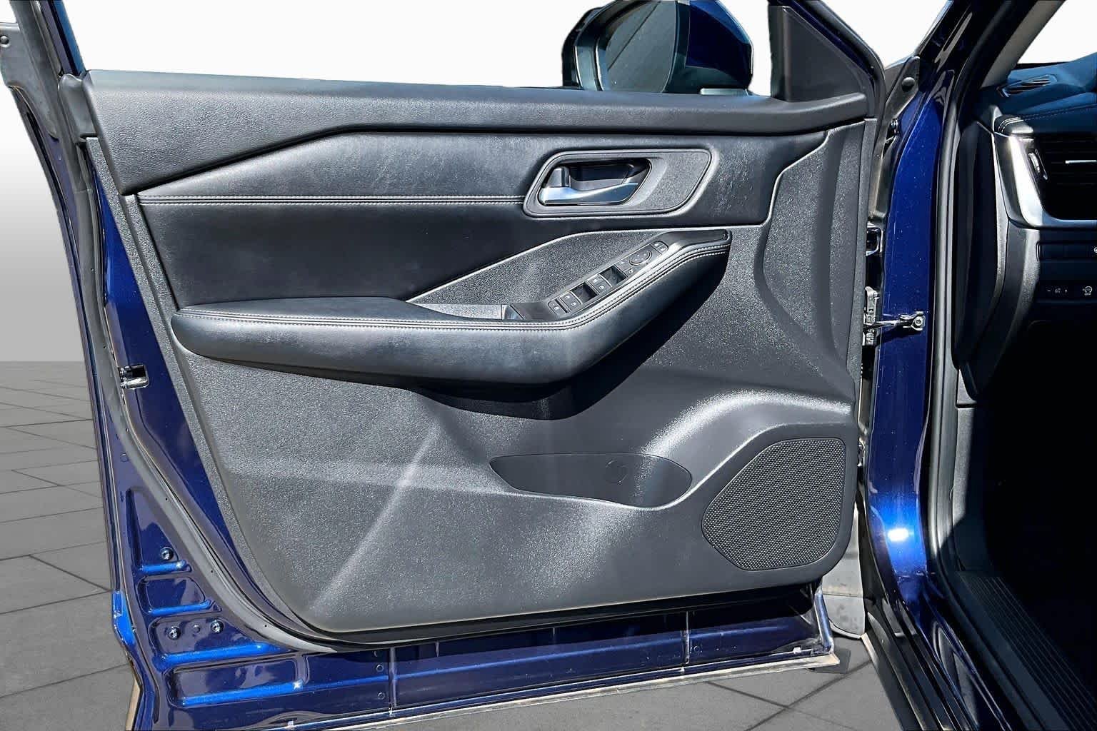 Certified Used 2025 Deep Ocean Blue Pearl Nissan SL image 23