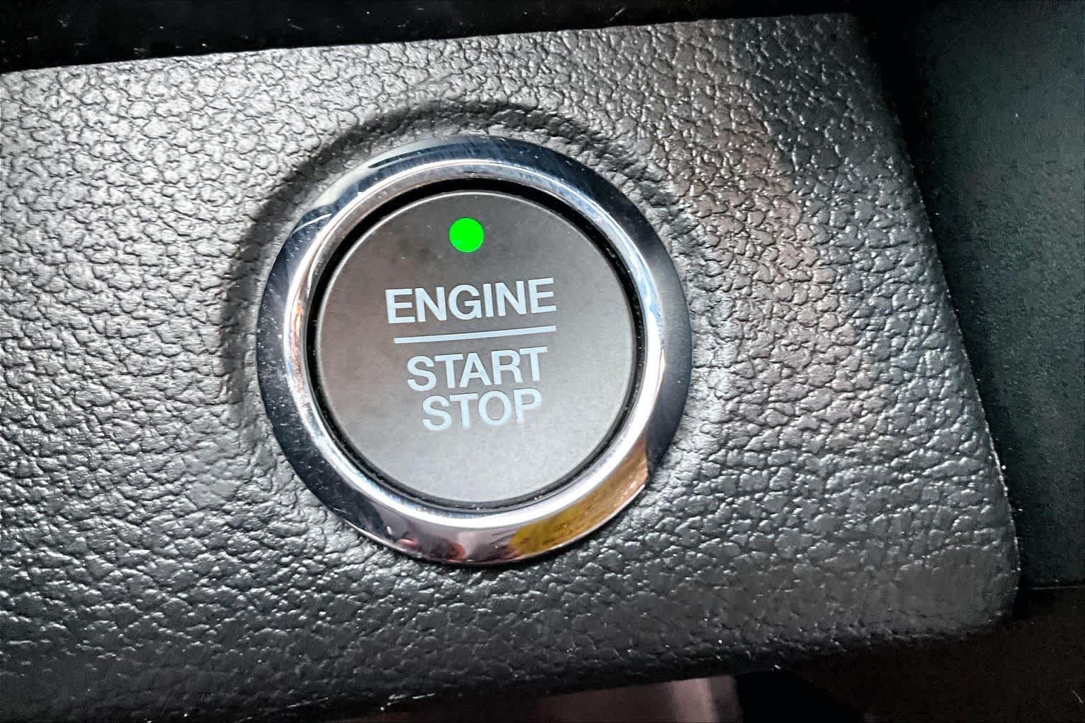 Used 2019 White Platinum Metallic Tri-Coat Ford Limited image 32
