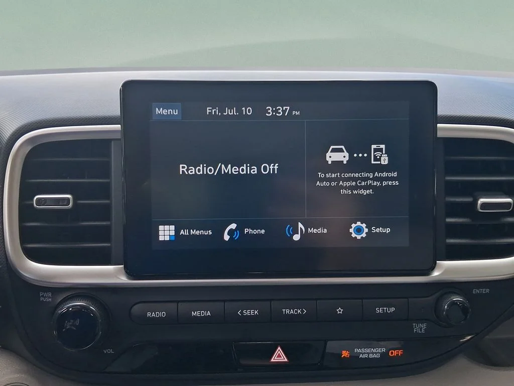 Used 2025 Onyx Black Hyundai SEL image 14