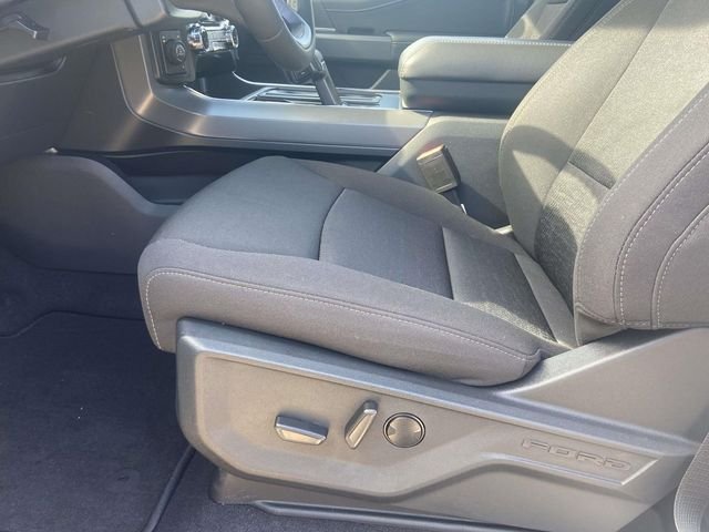 New 2026 Oxford White Ford XLT image 32