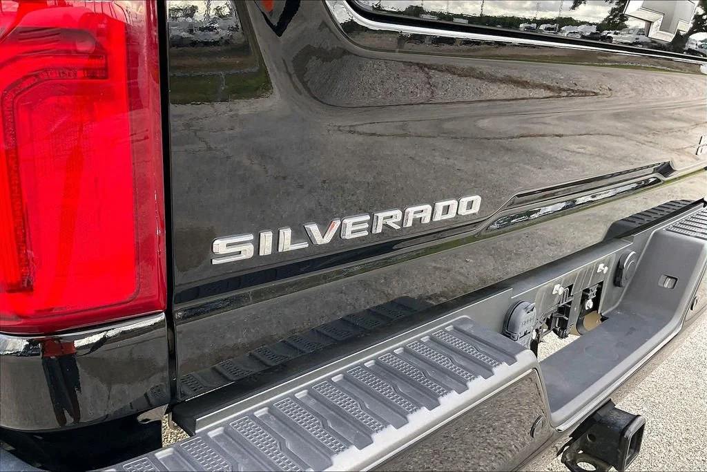 Used 2024 Black Chevrolet High Country DRW image 27