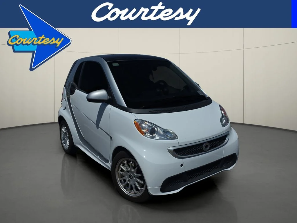 Used 2013  smart Passion image 1