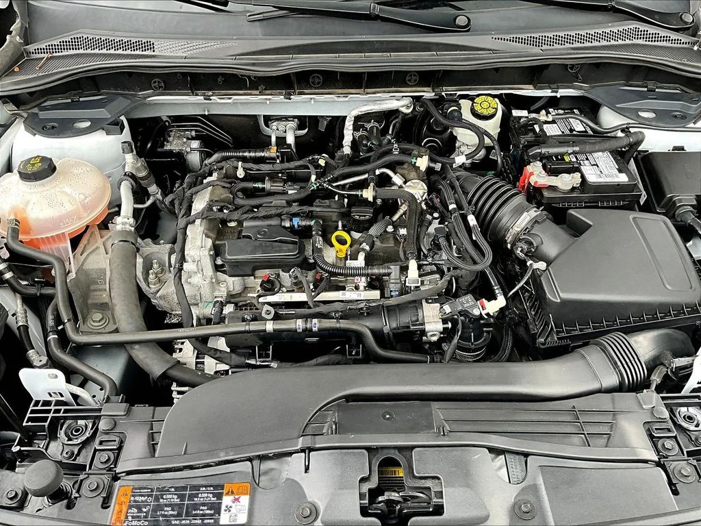 Certified Used 2022 White Ford SE image 31