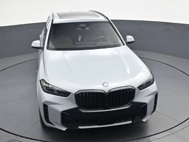 Used 2024 Gray BMW xDrive50e image 29