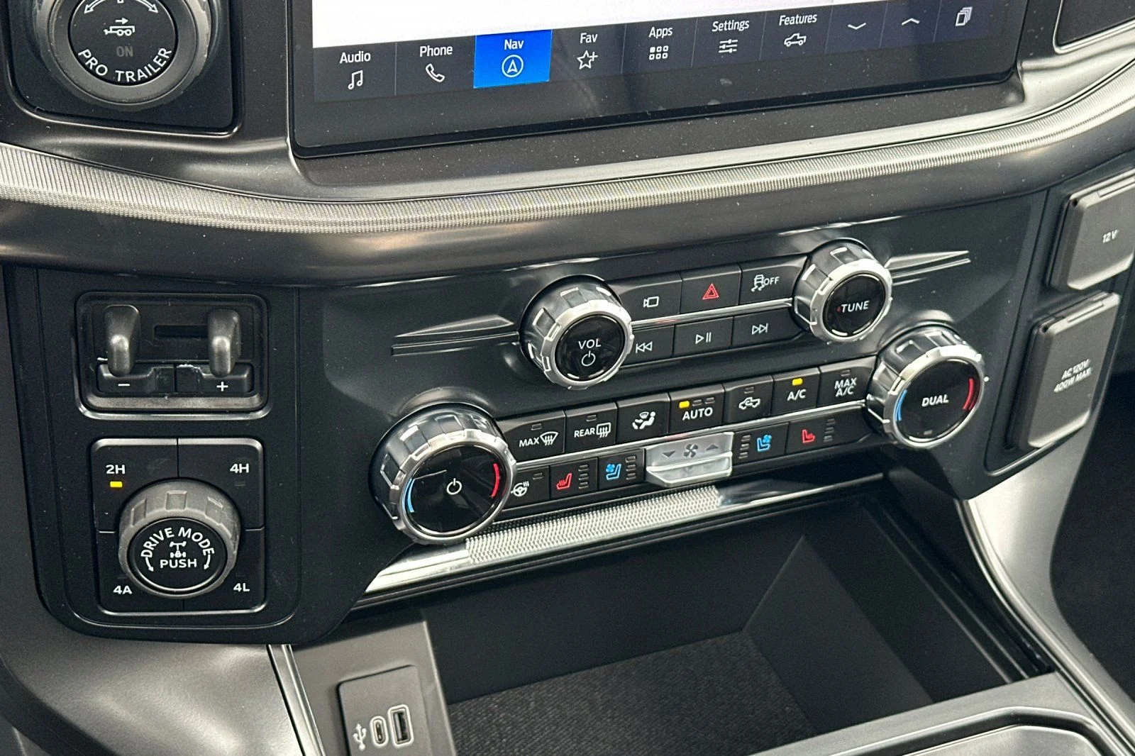New 2026 Carbonized Gray Metallic Ford Lariat® image 16