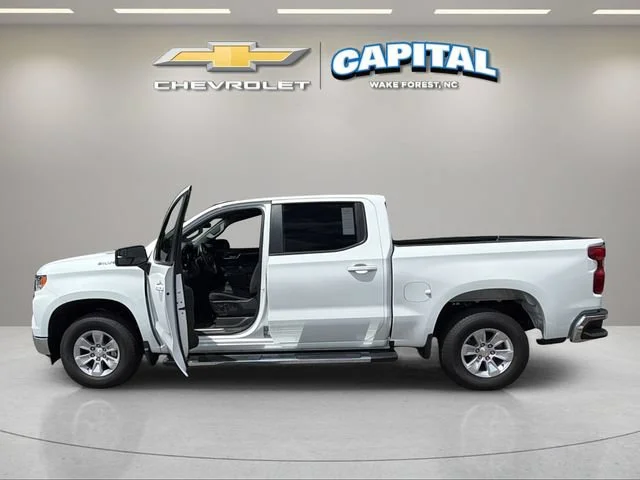 Used 2026 Summit White Chevrolet LT image 9