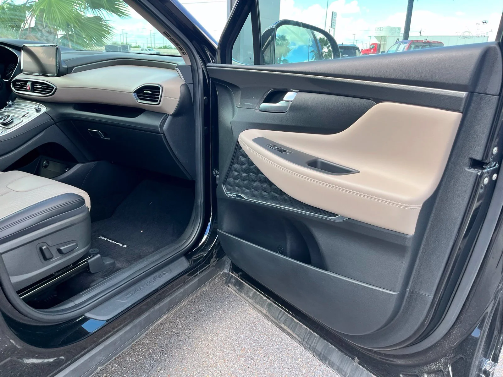Used 2023 Black Hyundai SEL image 22
