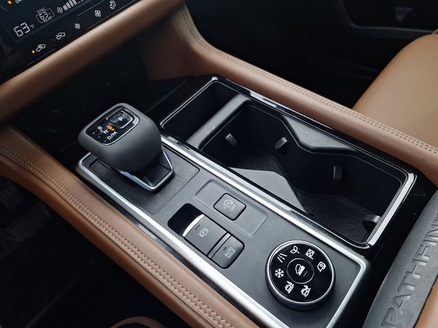 Used 2025 Gray Nissan Platinum image 25