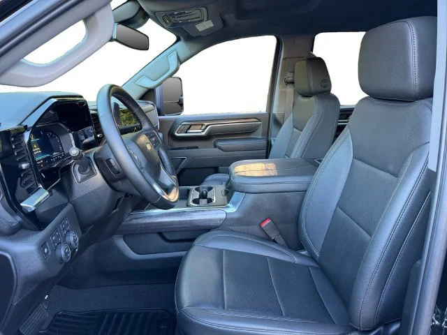 Used 2025 Black Chevrolet LTZ image 10