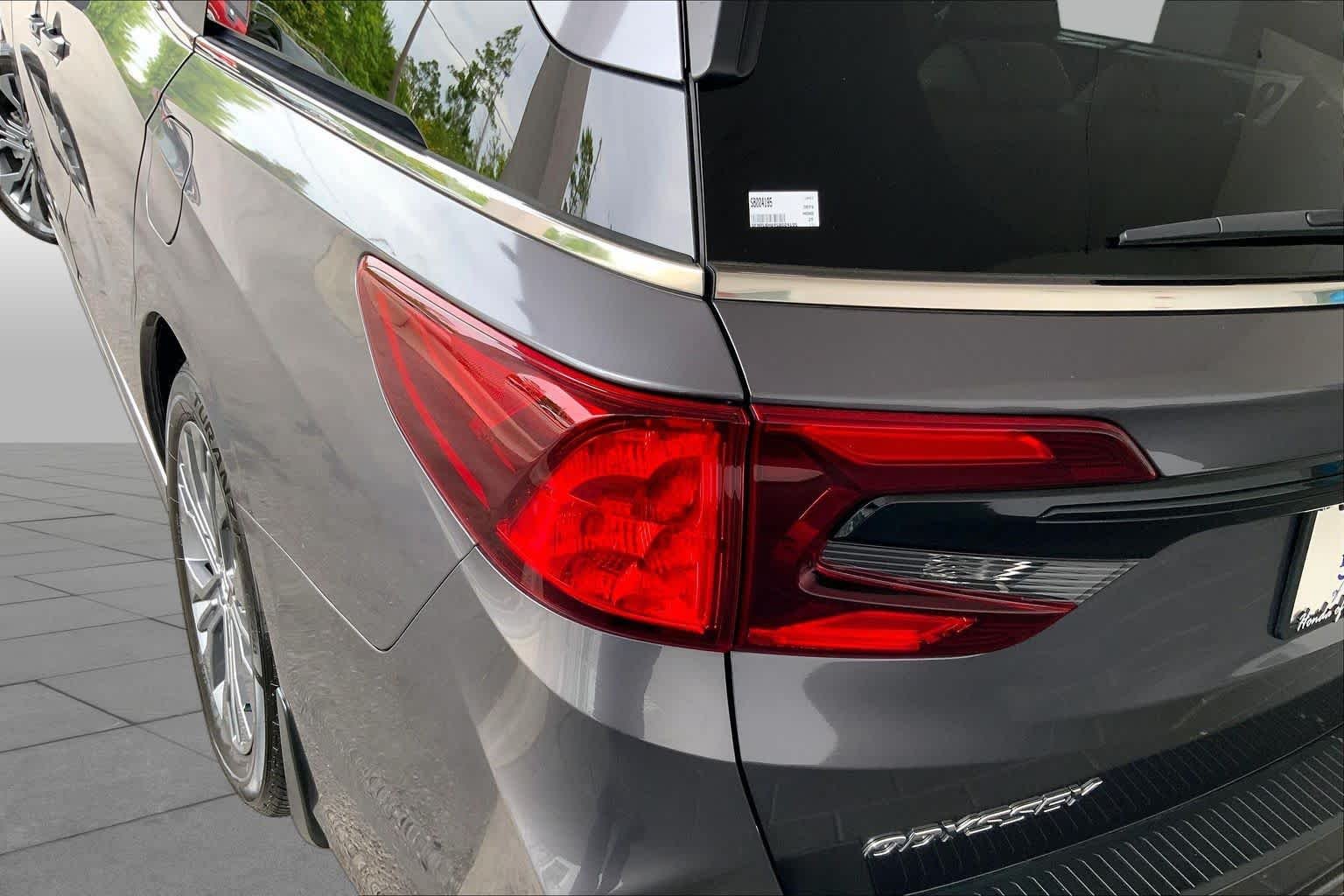 Used 2025 Modern Steel Metallic Honda Touring image 28