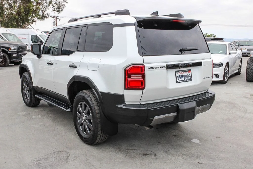 Used 2025  Toyota Base image 7