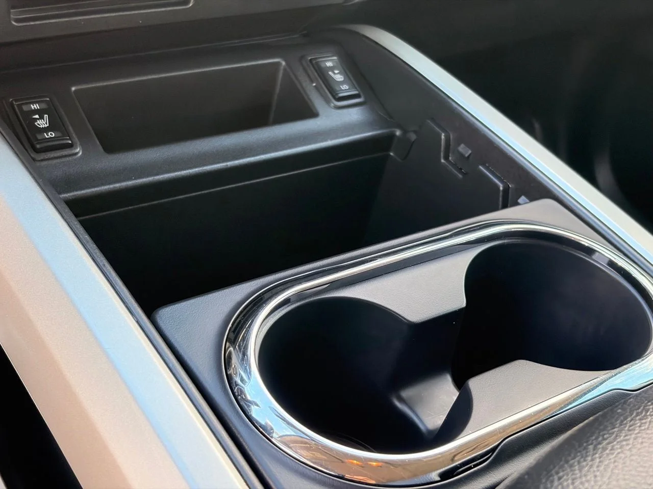 Used 2018 Magnetic Black Nissan SV image 23