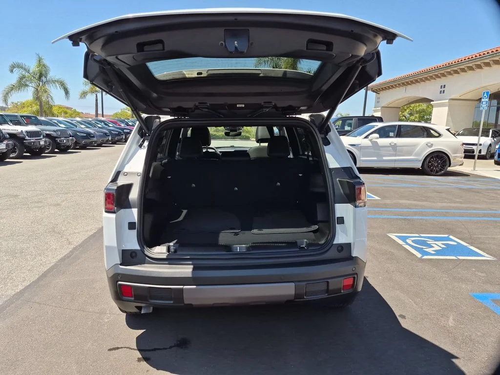 Used 2026 White Jeep Limited image 27