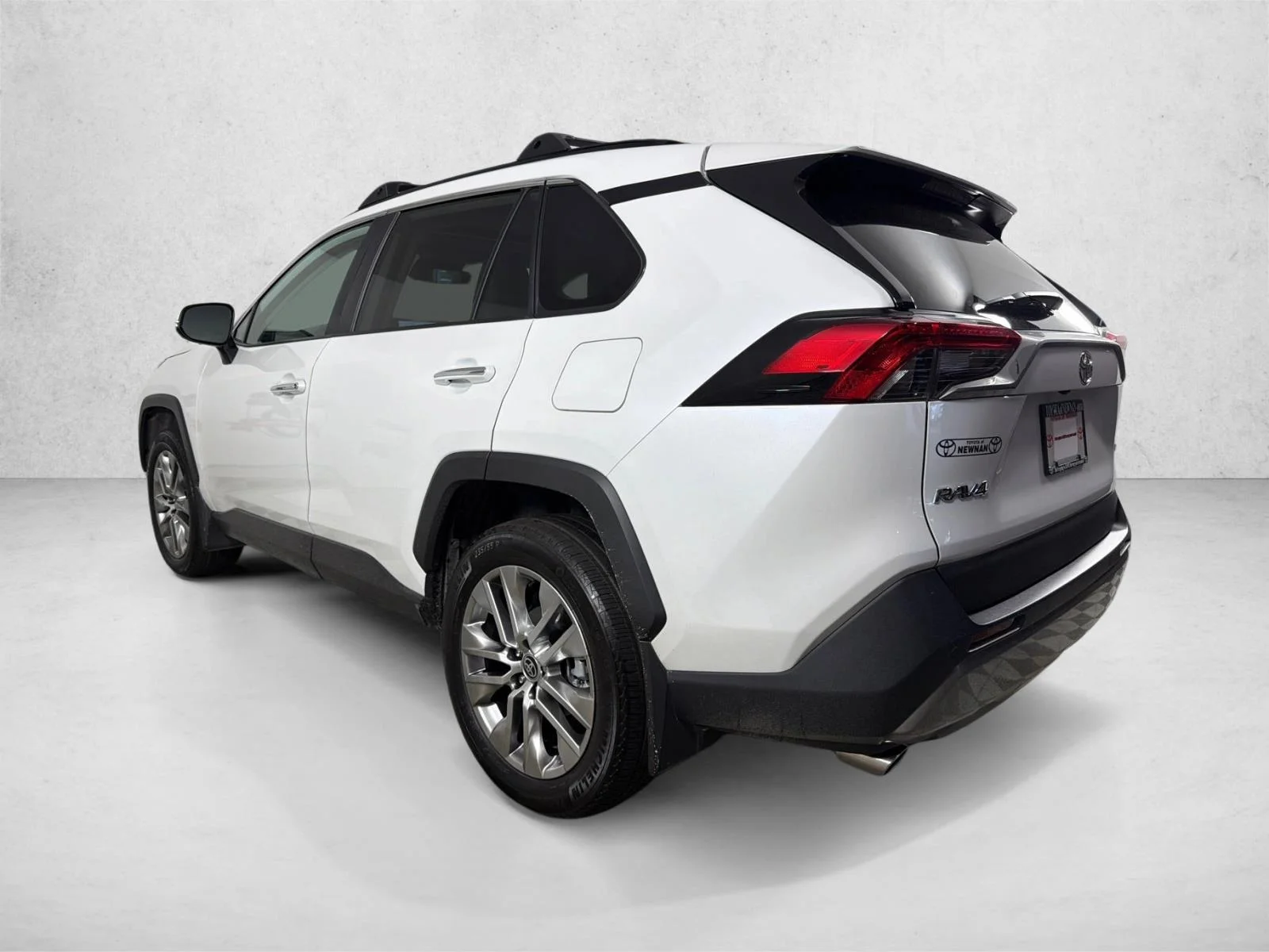 Used 2024 Wind Chill Pearl [ Toyota Limited image 6