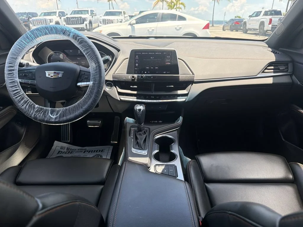 Used 2024 Crystal White Tricoat Cadillac Sport image 27