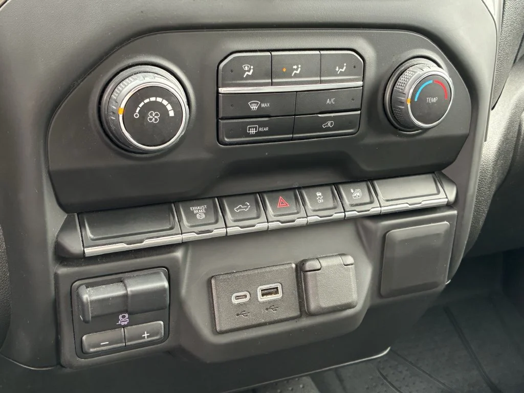 Used 2021 SILVER ICE METALLIC Chevrolet Custom image 31