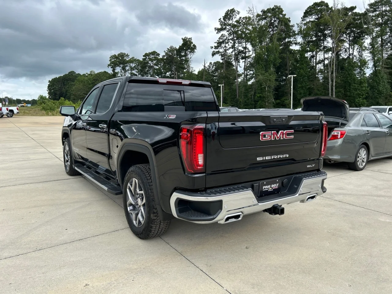 New 2026 Onyx Black GMC SLT image 4