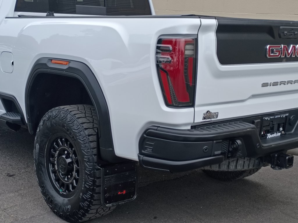Used 2025 White GMC AT4X image 6