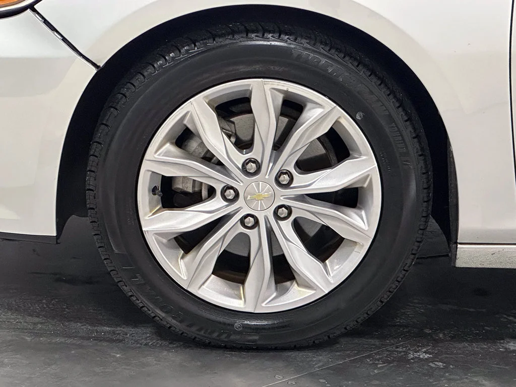 Used 2020 SILVER ICE METALLIC Chevrolet LT image 35