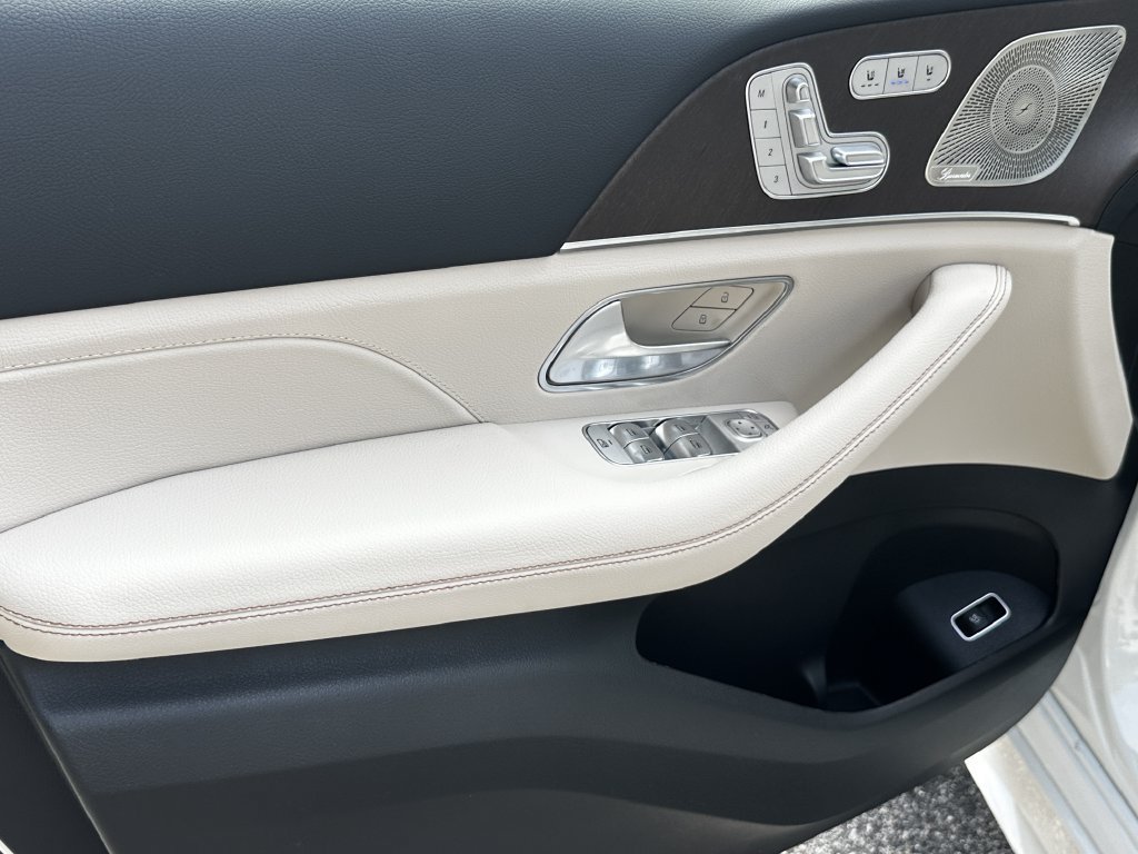 New 2027 Polar White Mercedes-Benz GLS 450 image 48