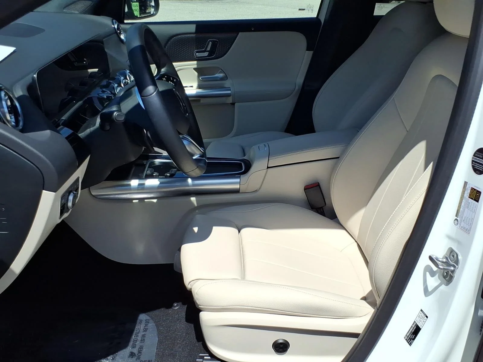 Certified Used 2026 Polar White Mercedes-Benz GLA 250 image 11