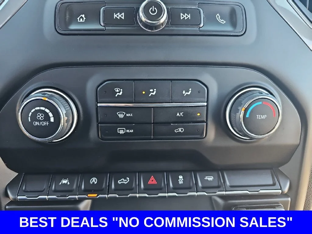 Used 2024 White Chevrolet Custom image 20
