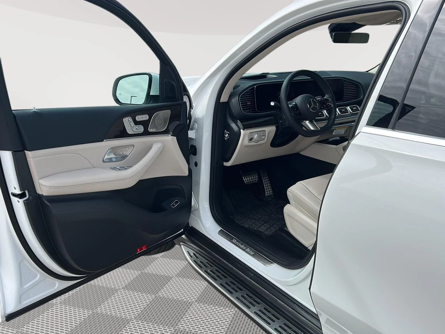 New 2026 Polar White Mercedes-Benz GLS 450 image 11