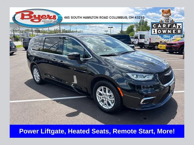 2023 Chrysler Pacifica Touring L's photo