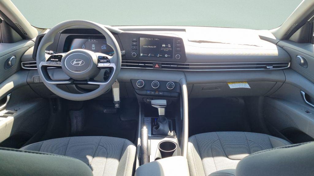 New 2026 White Hyundai SE image 11