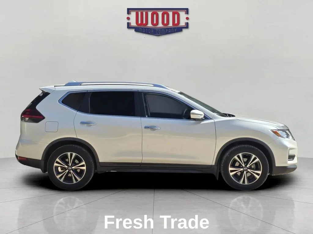 Used 2020 Pearl White Tricoat Nissan SV image 6