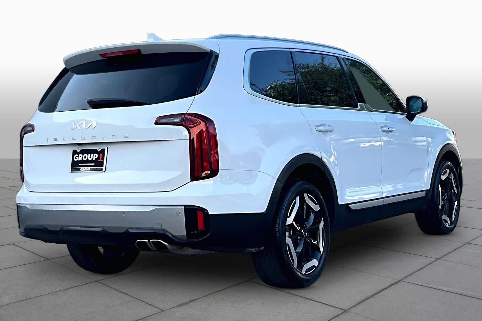 Certified Used 2025 Glacial White Pearl Kia S image 13