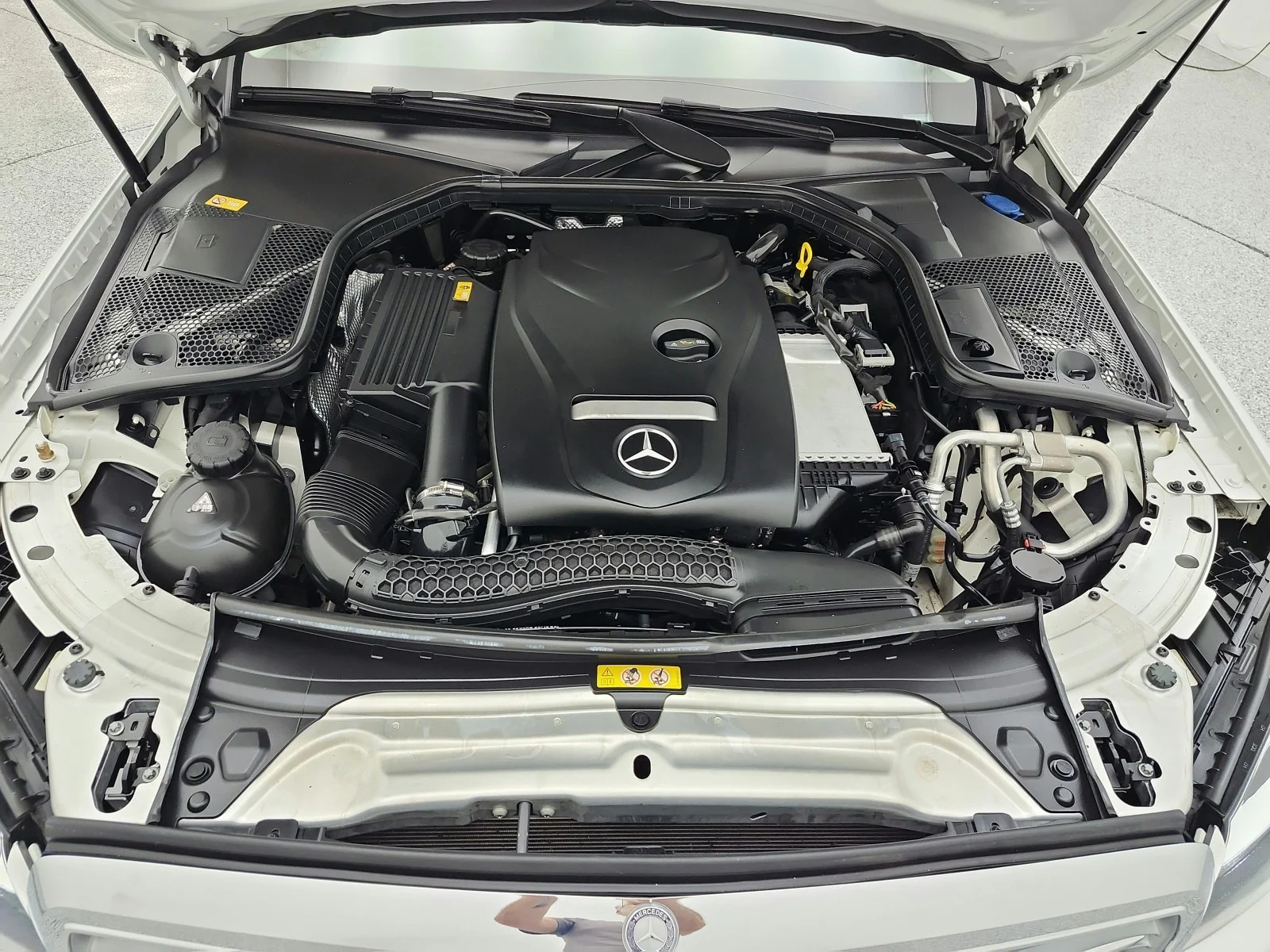 Used 2016 Polar White Mercedes-Benz C 300 Luxury image 16