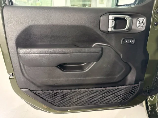 Used 2024 Green Jeep Sport S image 16