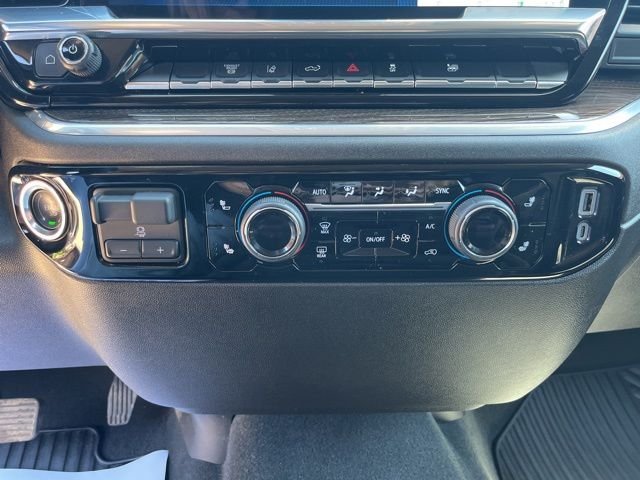 Used 2025 White Chevrolet LT image 32