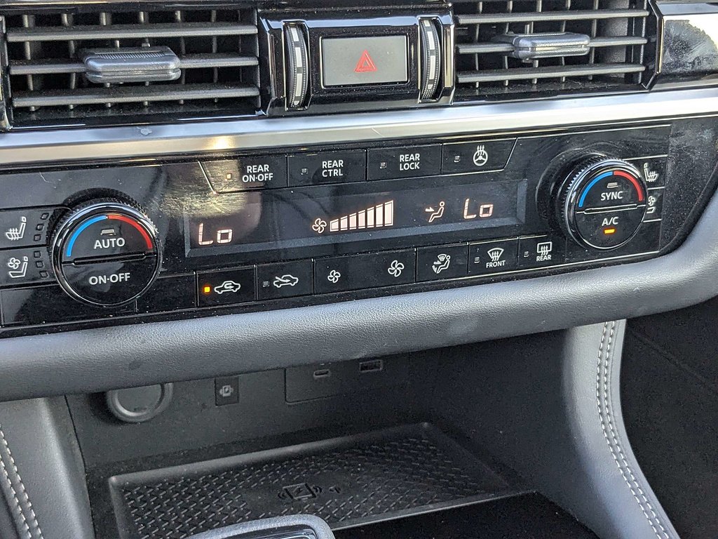 Used 2025 Gun Metallic Nissan Platinum image 23