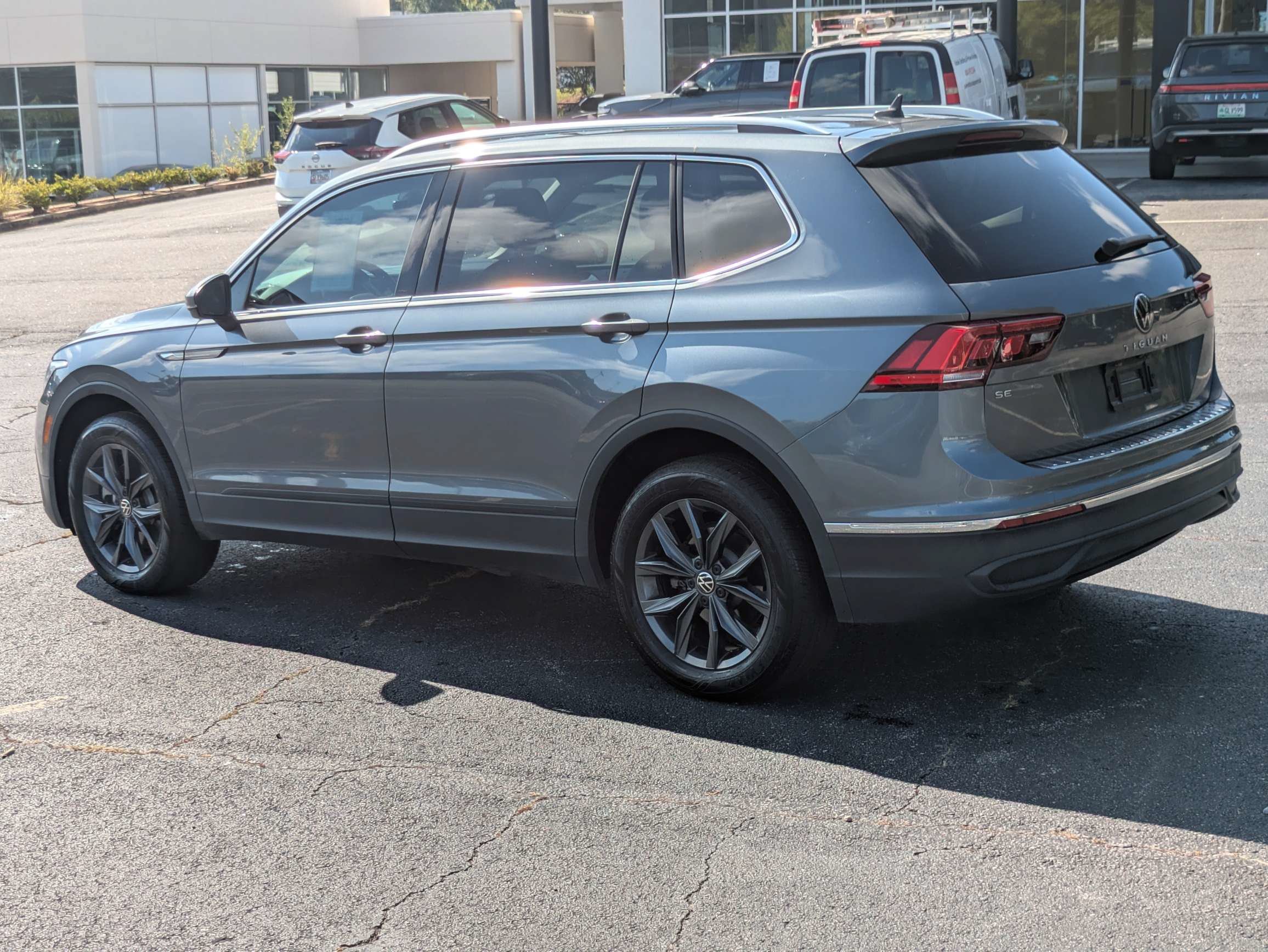 Used 2024 Gray Volkswagen 2.0T SE image 5