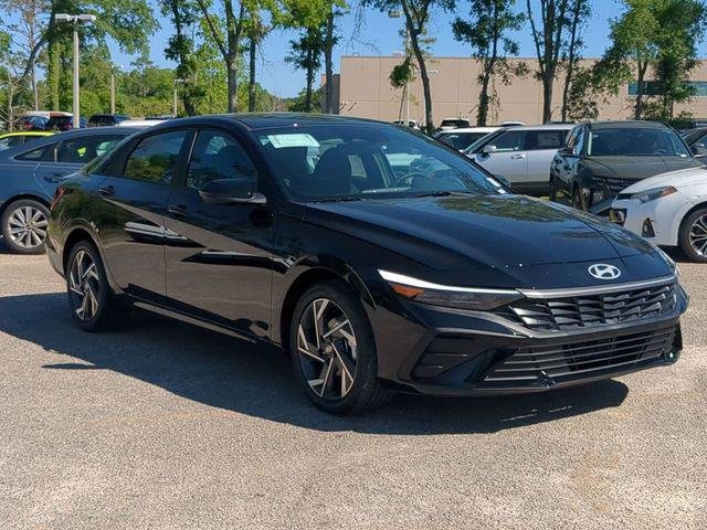 New 2025 Black Hyundai SEL Sport image 3