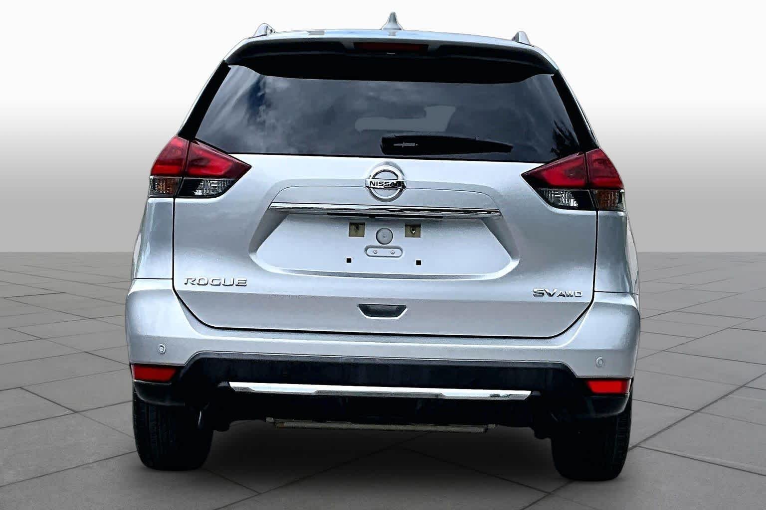 Used 2020 Brilliant Silver Metallic Nissan SV image 5